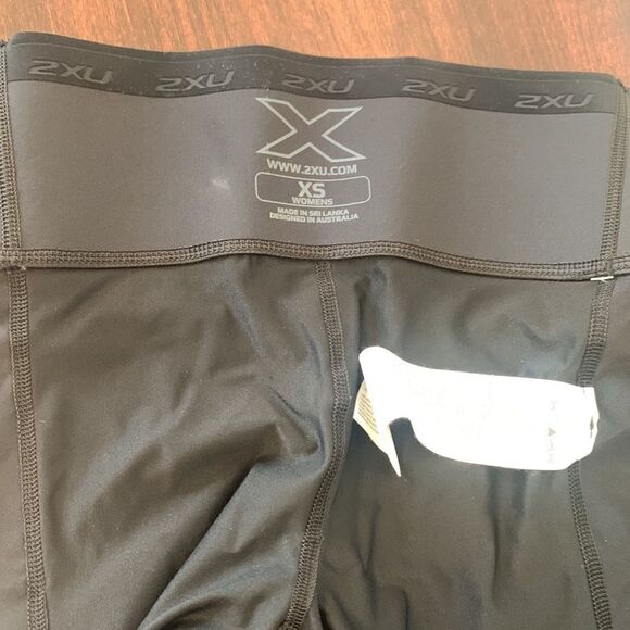 2XU lightweight speed mid rise compression activewear 3/4 thighs leggings, NWT - Picture 12 of 16